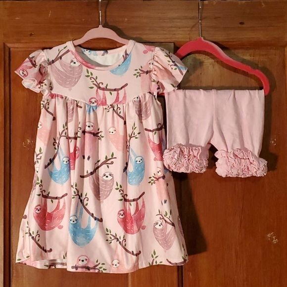 NEW SLOTH 2 PIECE SHORT SET